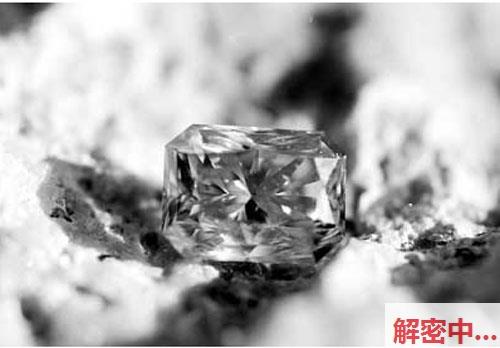 娱乐:蓝发毕业照，是自我认同还是社会迷路？